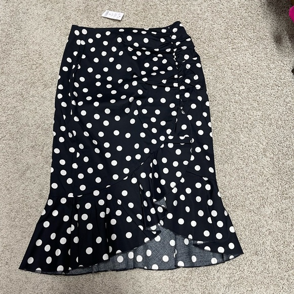 White House Black Market Polka Dot Skirt NEW!! - Picture 2 of 4